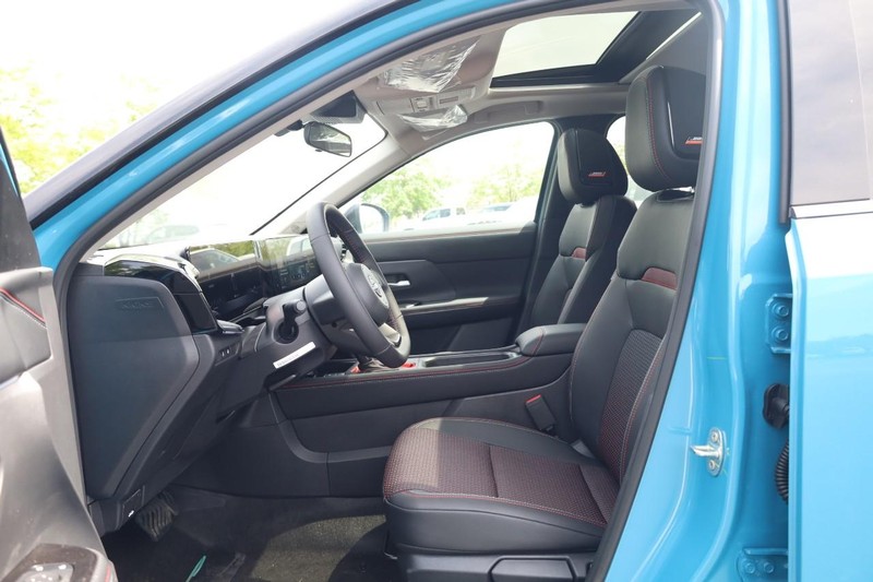 Nissan Kicks Vehicle Image 21