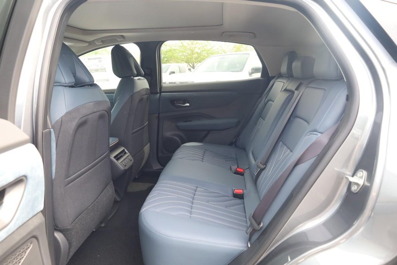 Nissan Ariya Vehicle Image 21