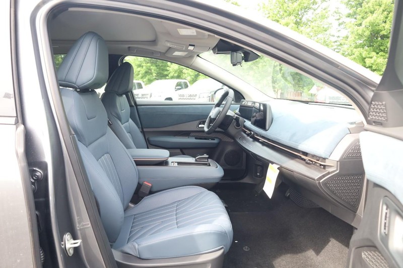 Nissan Ariya Vehicle Image 25
