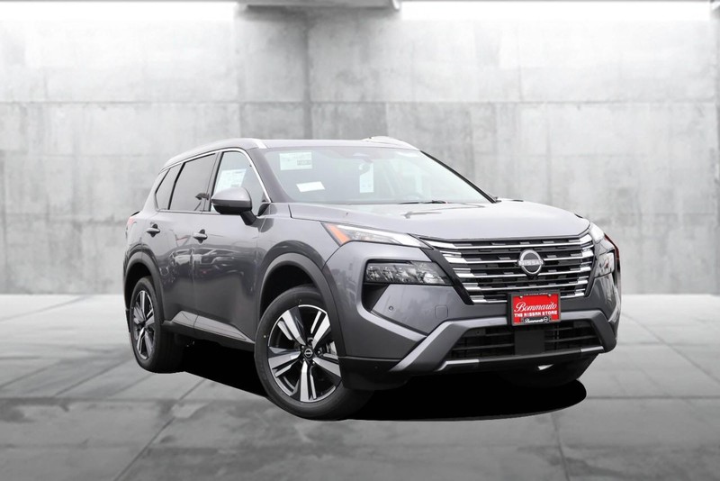 Nissan Rogue Vehicle Image 02