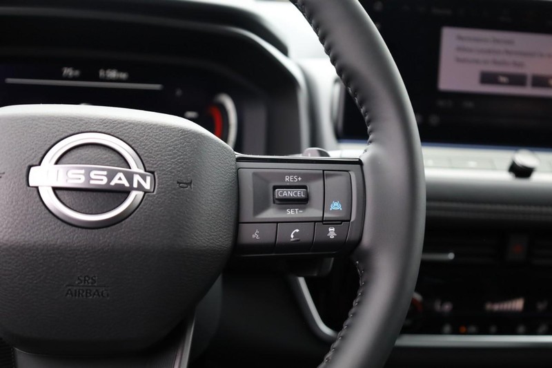 Nissan Rogue Vehicle Image 11