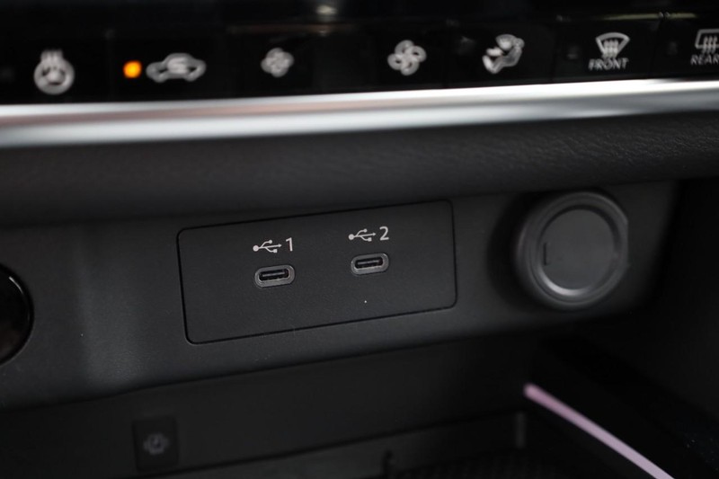 Nissan Rogue Vehicle Image 22