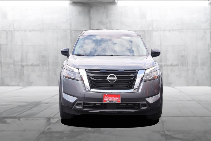 Nissan Pathfinder Vehicle Image 04