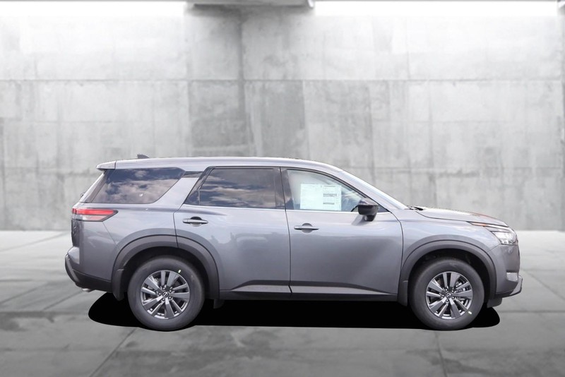 Nissan Pathfinder Vehicle Image 05