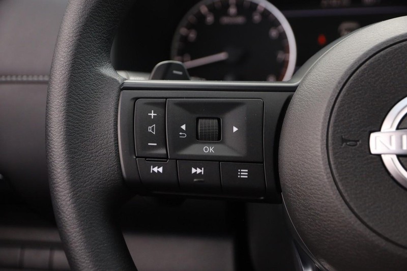 Nissan Pathfinder Vehicle Image 13