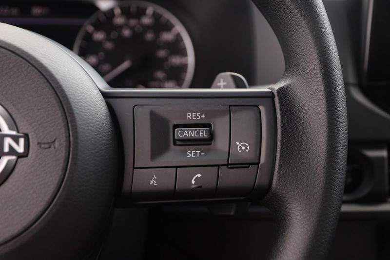 Nissan Pathfinder Vehicle Image 14