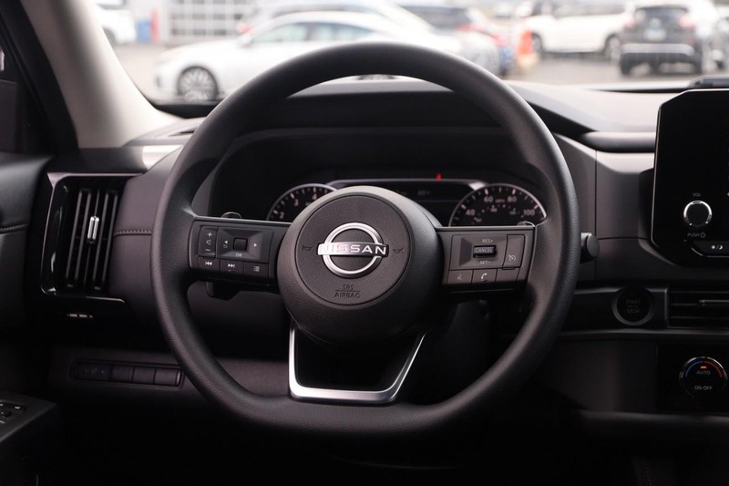 Nissan Pathfinder Vehicle Image 24