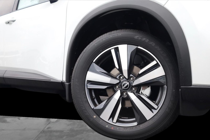 Nissan Rogue Vehicle Image 03