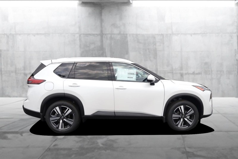 Nissan Rogue Vehicle Image 05