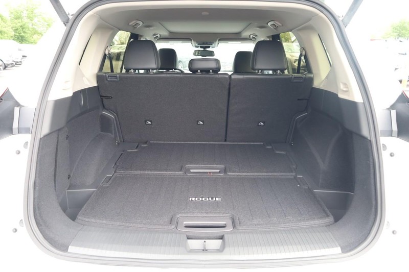 Nissan Rogue Vehicle Image 07
