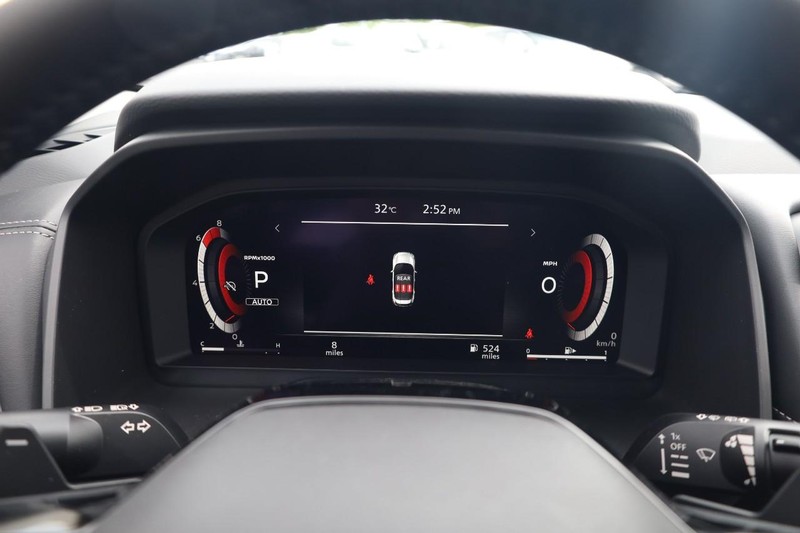 Nissan Rogue Vehicle Image 10