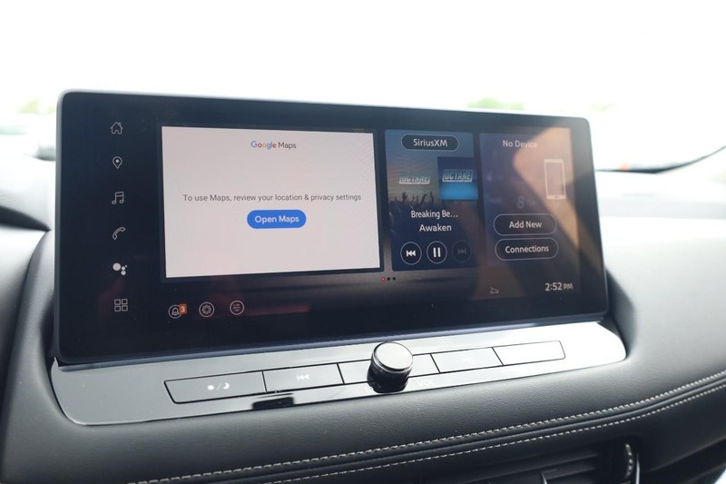 Nissan Rogue Vehicle Image 11