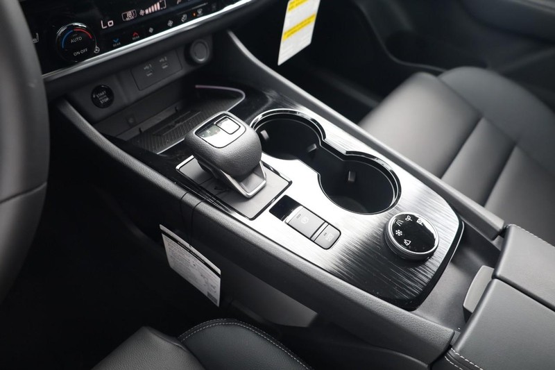 Nissan Rogue Vehicle Image 14