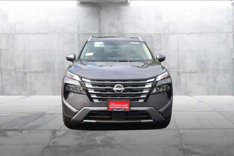 Nissan Rogue Vehicle Image 04