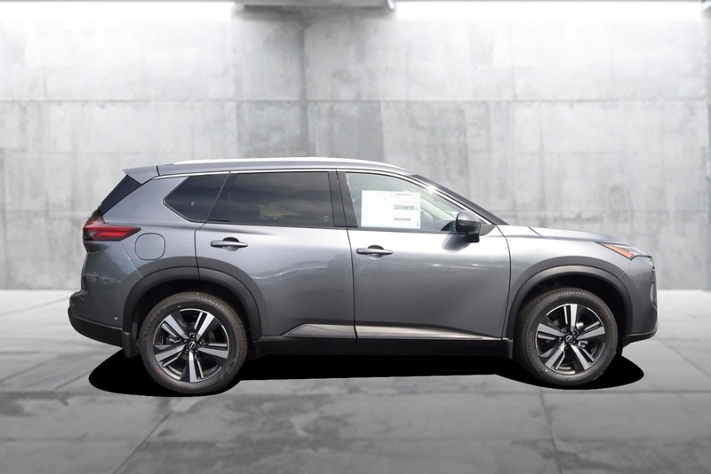 Nissan Rogue Vehicle Image 05