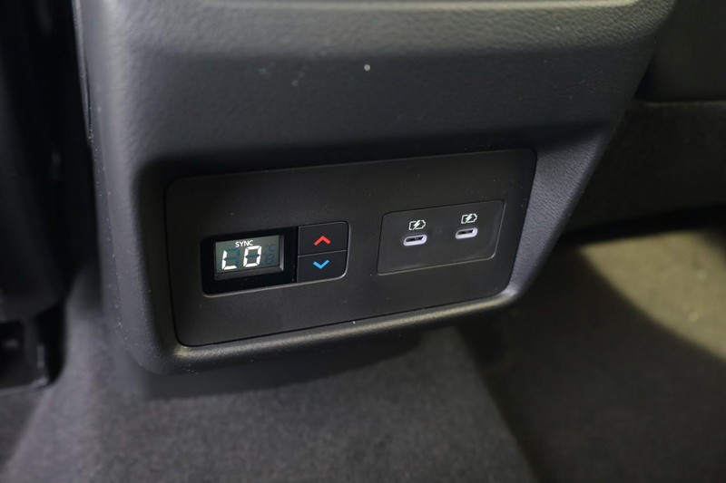 Nissan Rogue Vehicle Image 22