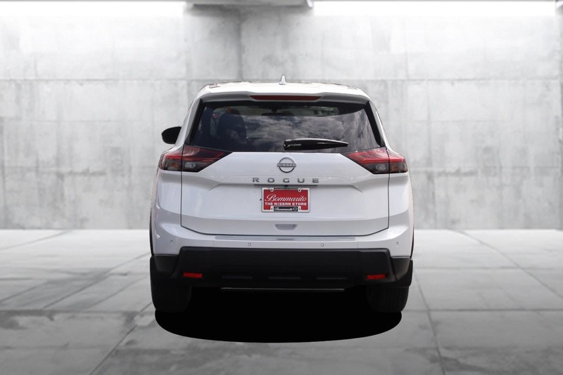 Nissan Rogue Vehicle Image 06