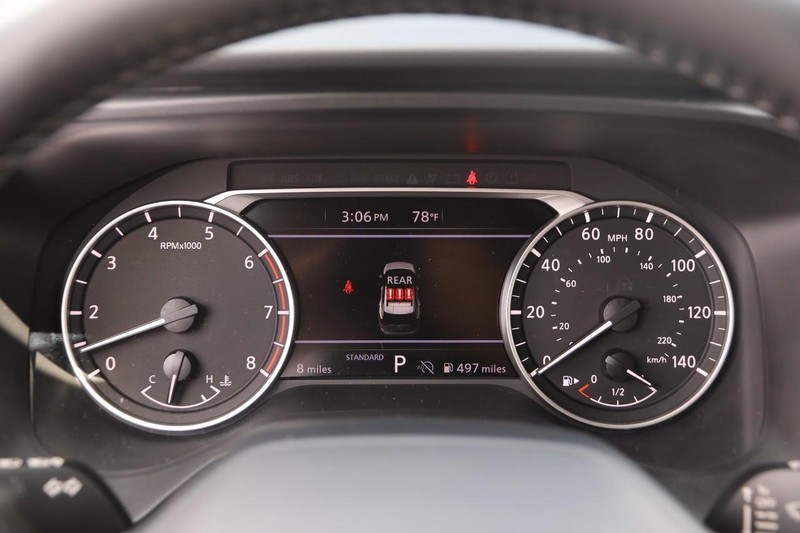 Nissan Rogue Vehicle Image 14