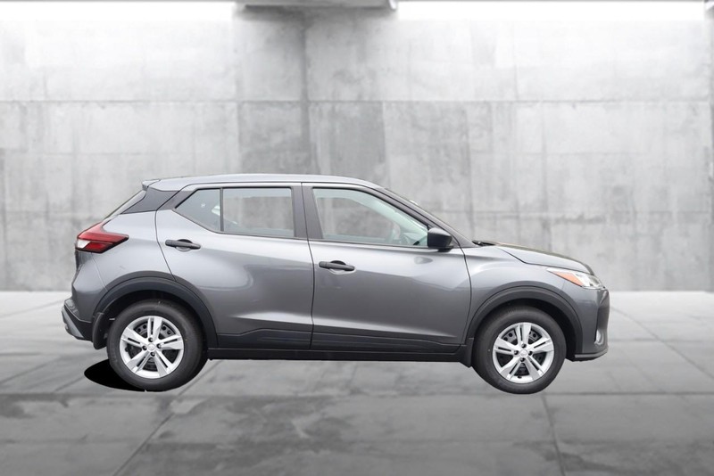 Nissan Kicks Play Vehicle Image 05