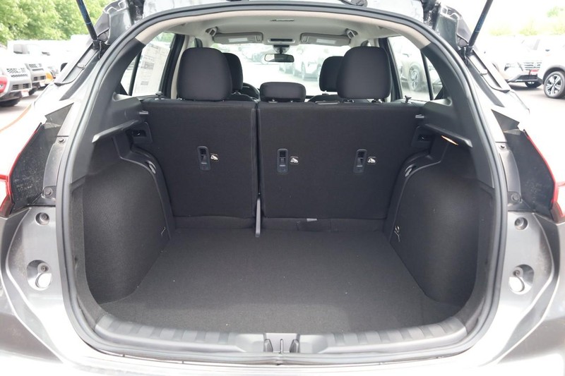 Nissan Kicks Play Vehicle Image 07