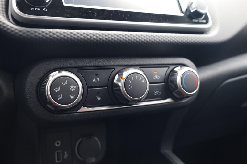 Nissan Kicks Play Vehicle Image 14