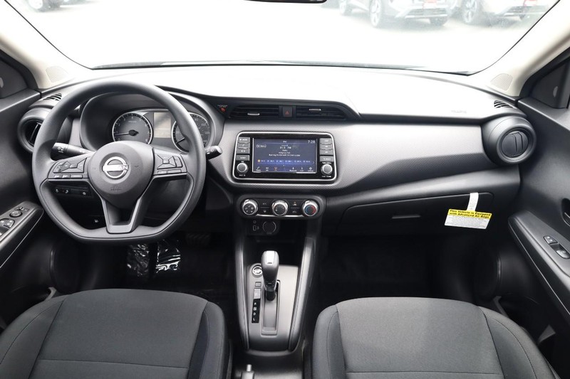 Nissan Kicks Play Vehicle Image 22