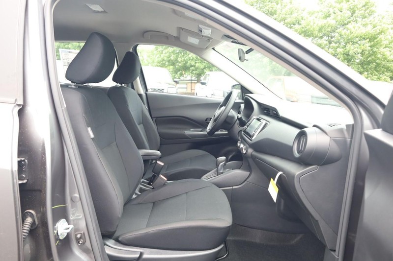 Nissan Kicks Play Vehicle Image 24