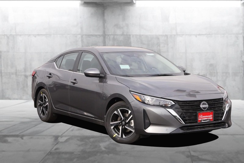 Nissan Sentra Vehicle Image 02