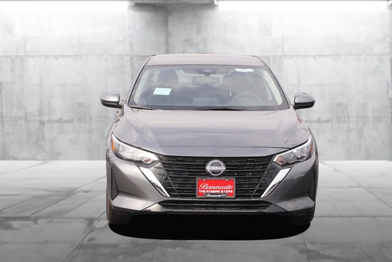 Nissan Sentra Vehicle Image 04
