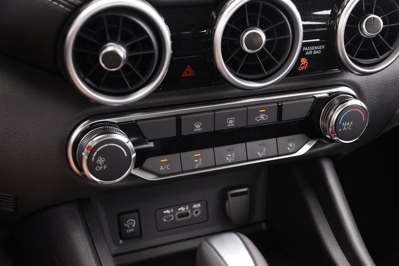 Nissan Sentra Vehicle Image 17