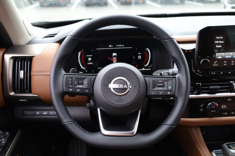 Nissan Pathfinder Vehicle Image 11
