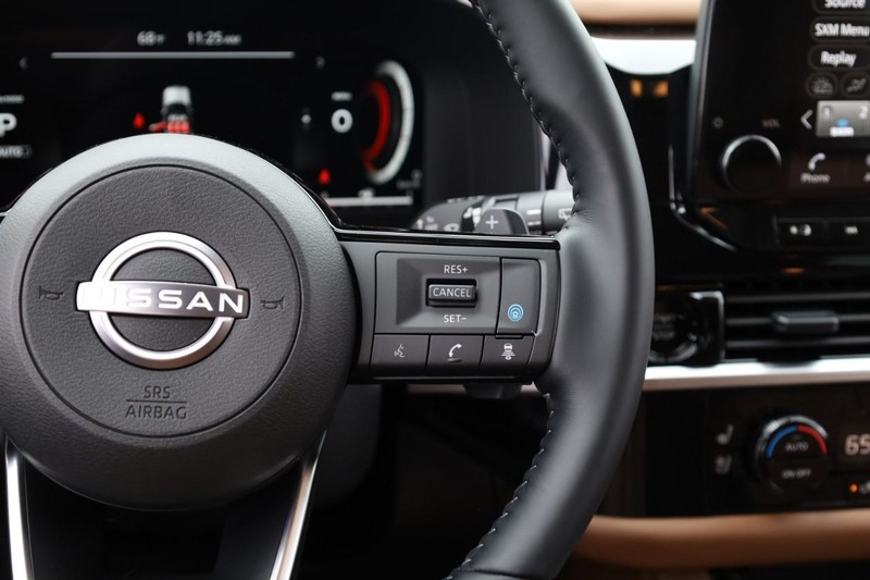 Nissan Pathfinder Vehicle Image 12