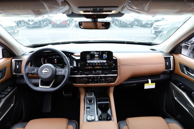 Nissan Pathfinder Vehicle Image 14