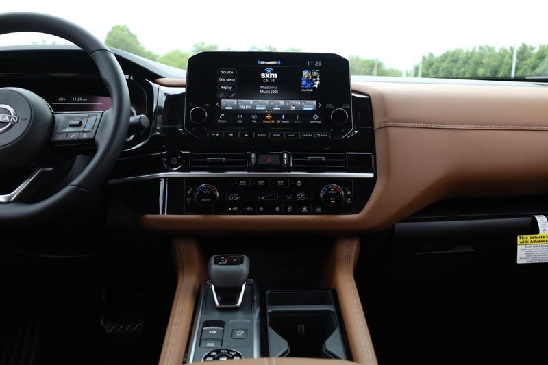 Nissan Pathfinder Vehicle Image 17