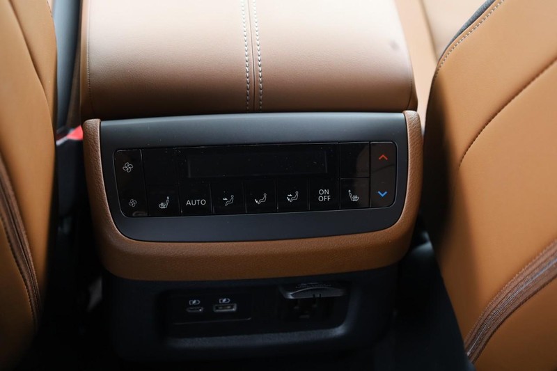 Nissan Pathfinder Vehicle Image 19