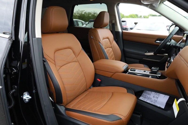 Nissan Pathfinder Vehicle Image 28
