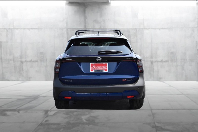 Nissan Kicks Vehicle Image 06