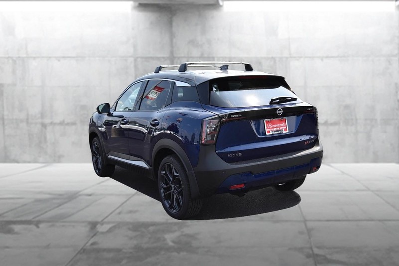 Nissan Kicks Vehicle Image 07