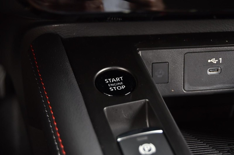 Nissan Kicks Vehicle Image 21