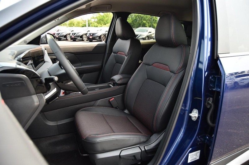 Nissan Kicks Vehicle Image 24