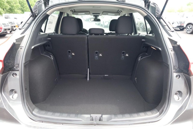 Nissan Kicks Play Vehicle Image 07