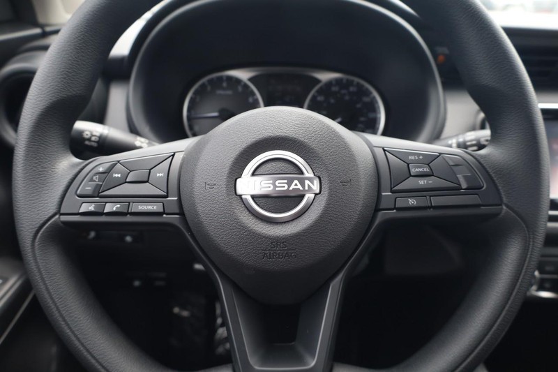 Nissan Kicks Play Vehicle Image 09