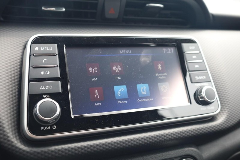 Nissan Kicks Play Vehicle Image 11
