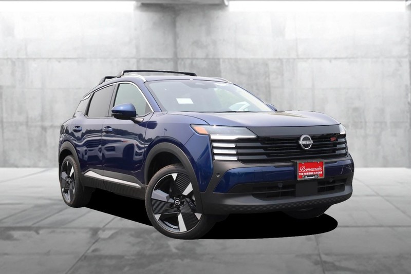 Nissan Kicks Vehicle Image 02