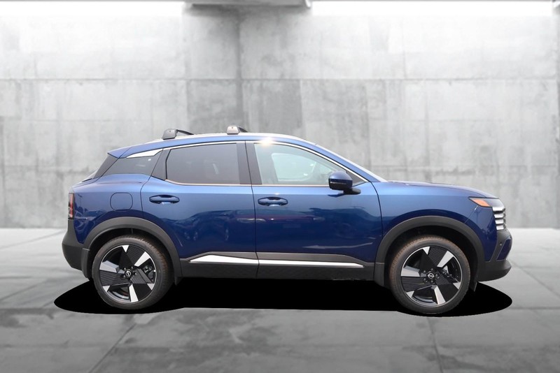 Nissan Kicks Vehicle Image 05