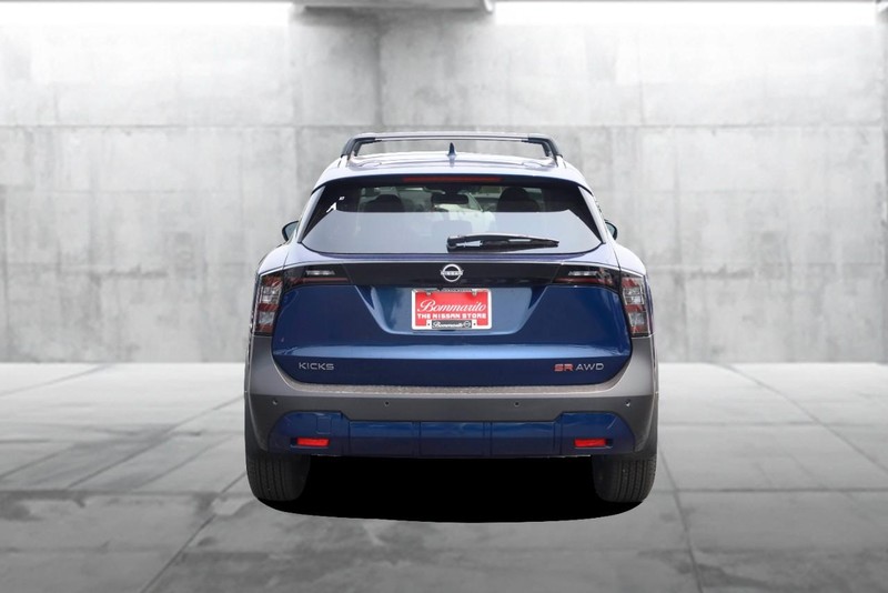 Nissan Kicks Vehicle Image 06