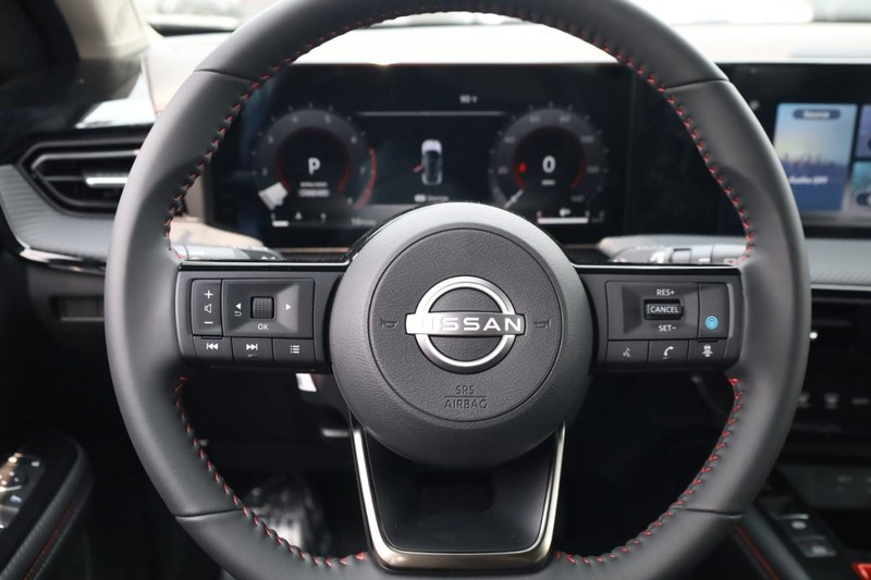Nissan Kicks Vehicle Image 09