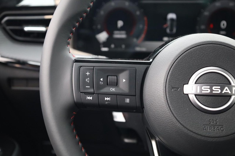Nissan Kicks Vehicle Image 11