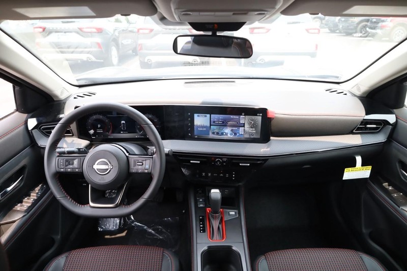Nissan Kicks Vehicle Image 12