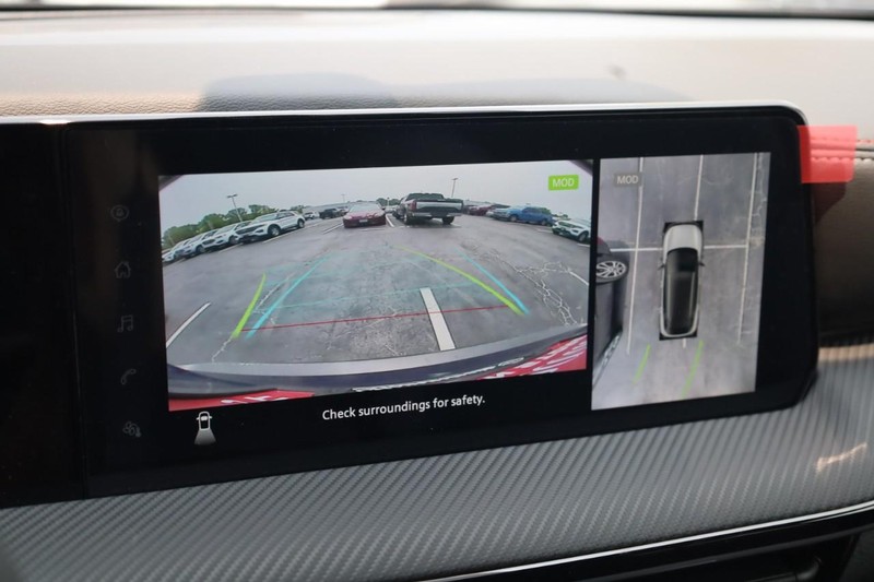 Nissan Kicks Vehicle Image 19